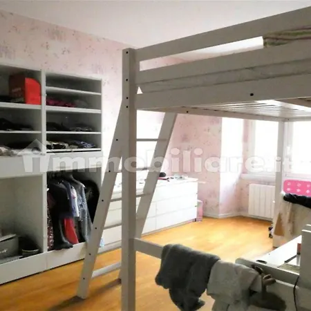 - 3 Bedrooms Villa Venedig